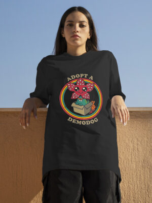 Remera: Adopta A Demodog Memoestampados