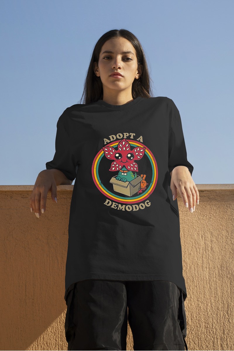 Remera: Adopta A Demodog Memoestampados