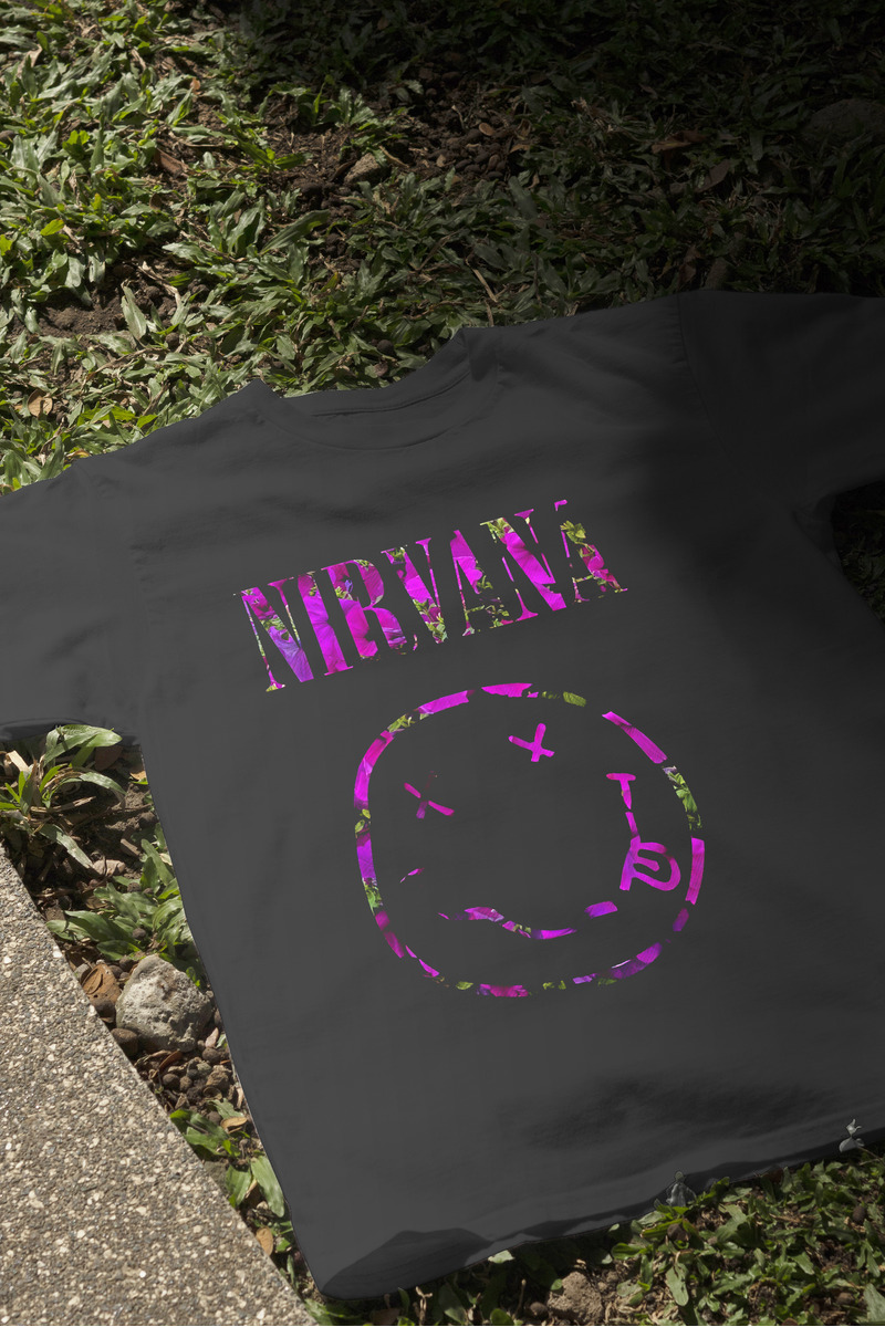 Remera: Nirvana Logo Rosa Memoestampados - Imagen 4