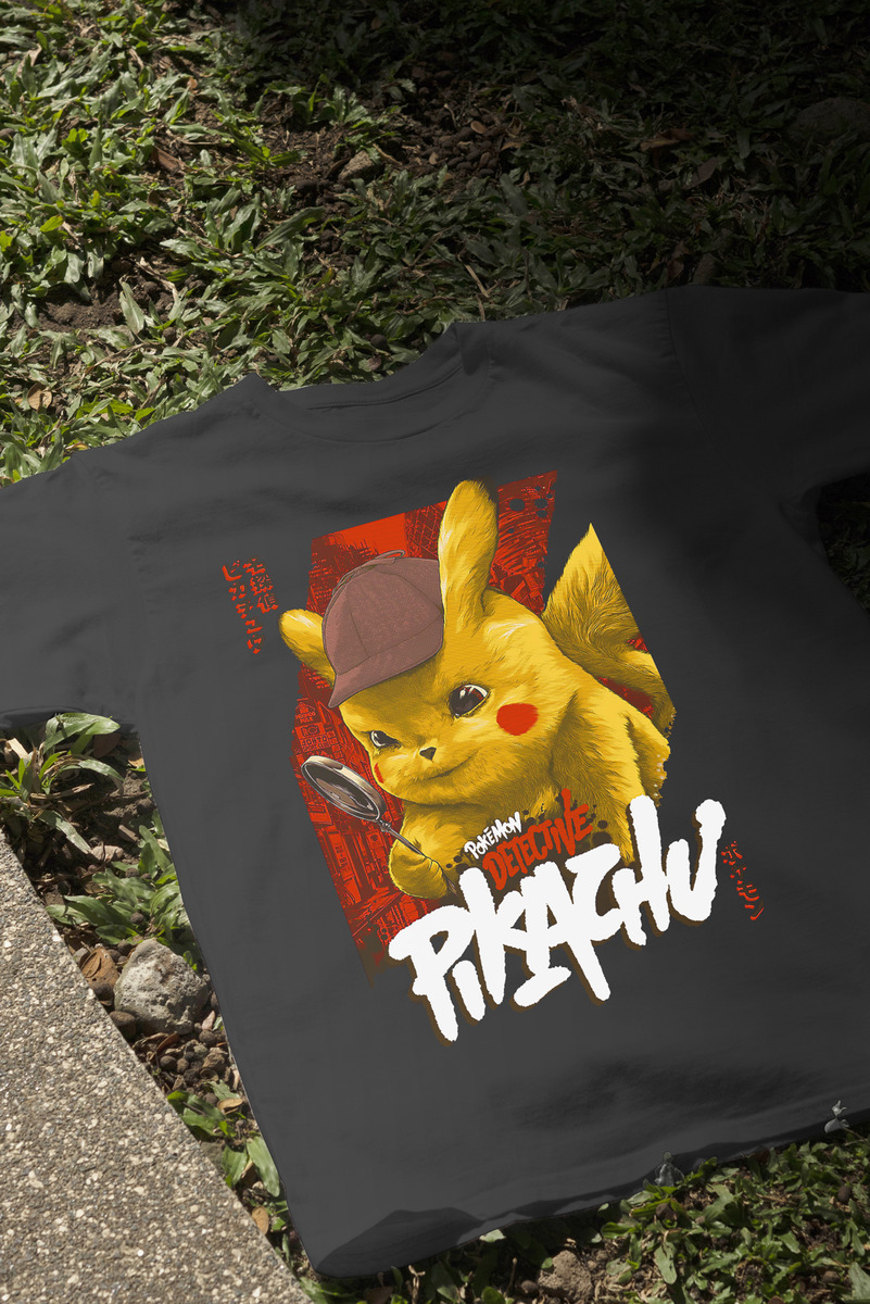 Remera: Pikachu Detective Memoestampados - Imagen 3