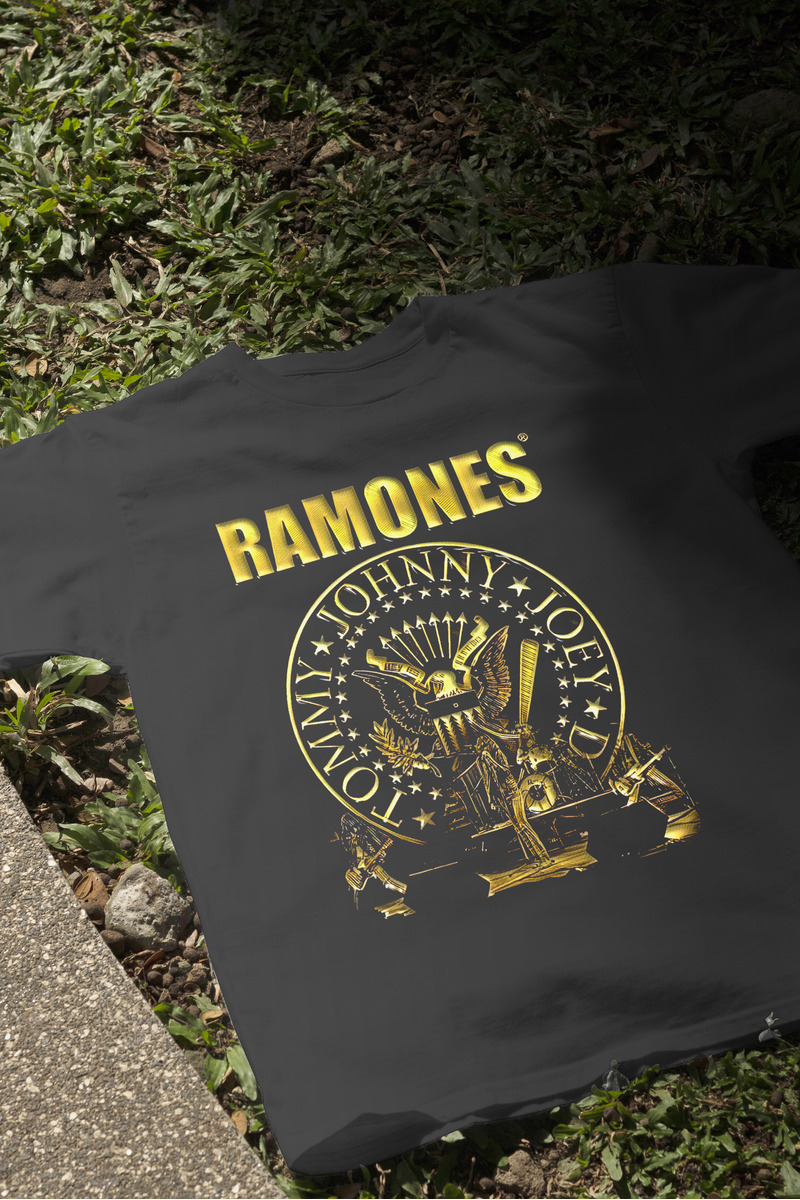 Remera: Ramones Dorado Memoestampados - Imagen 4