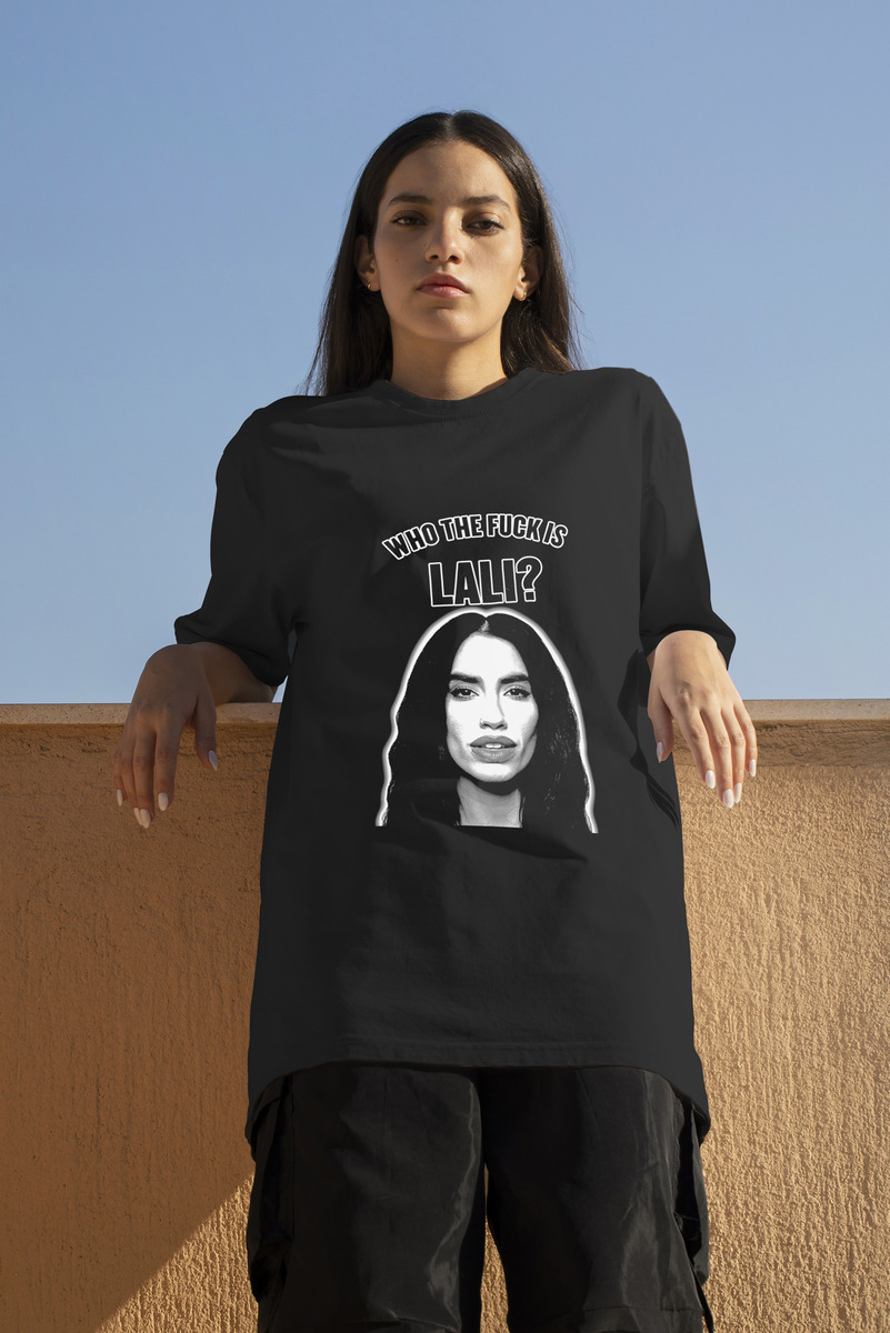 Remera: Who The Fxxk Is Lali 02 Memoestampados - Imagen 2