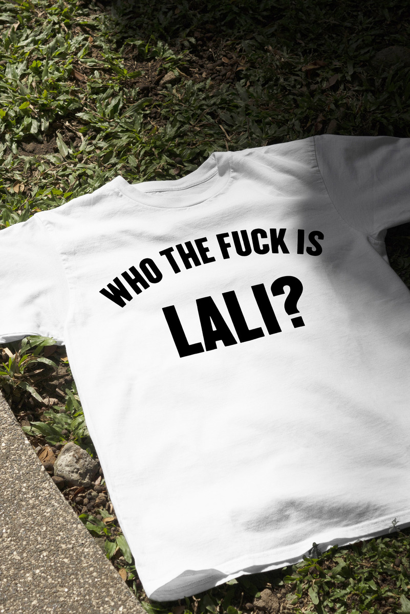 Remera: Who The Fxxk Is Lali 01 Memoestampados - Imagen 26