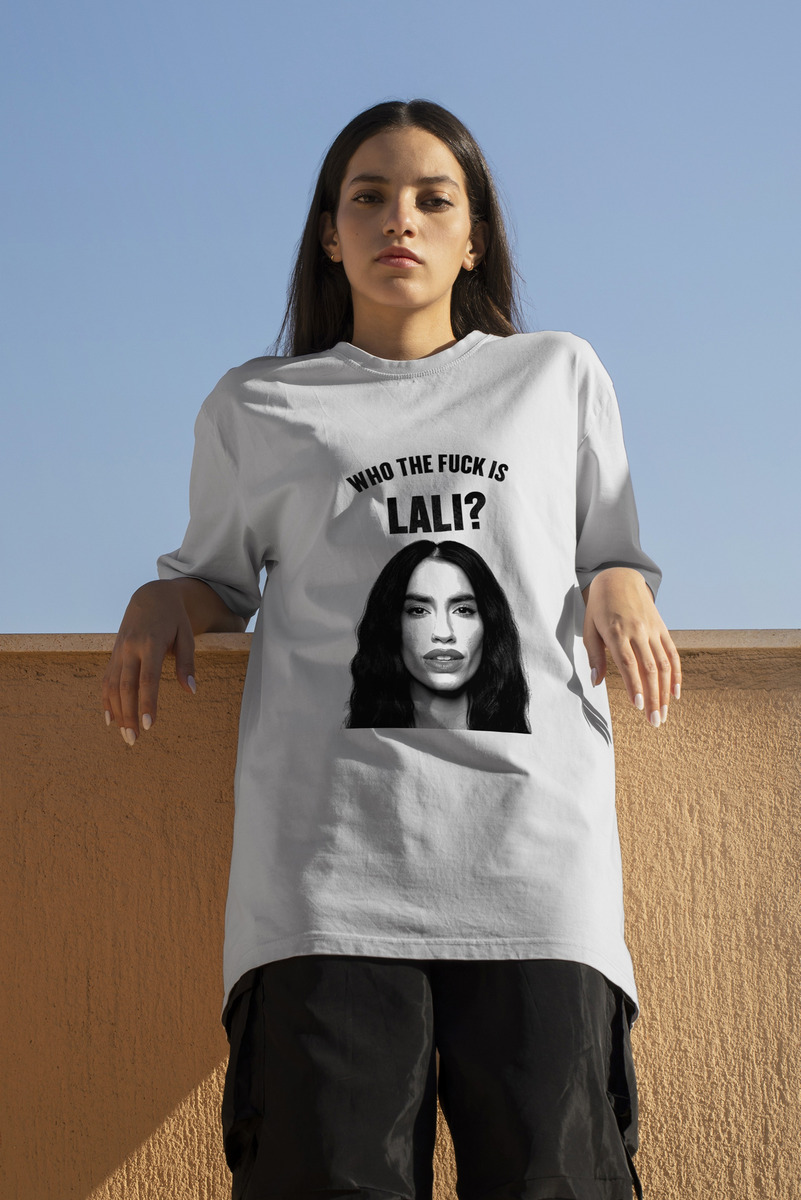 Remera: Who The Fxxk Is Lali 02 Memoestampados - Imagen 7