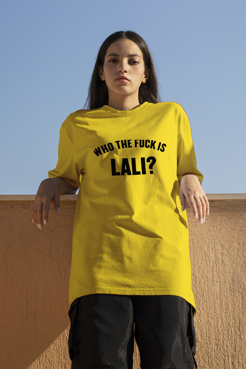 Remera: Who The Fxxk Is Lali 01 Memoestampados - Imagen 15