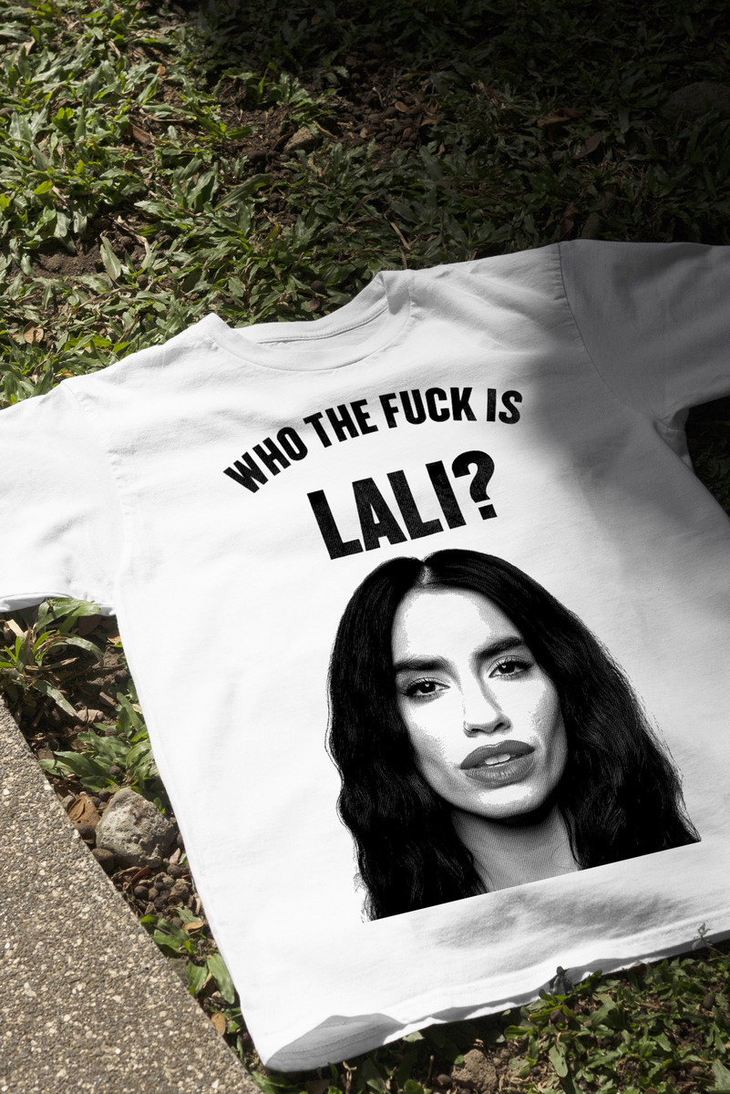 Remera: Who The Fxxk Is Lali 02 Memoestampados - Imagen 6