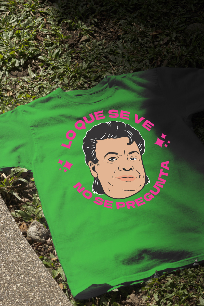 Remera: Lo Que Se Ve No Se Pregunta Memoestampados - Imagen 21