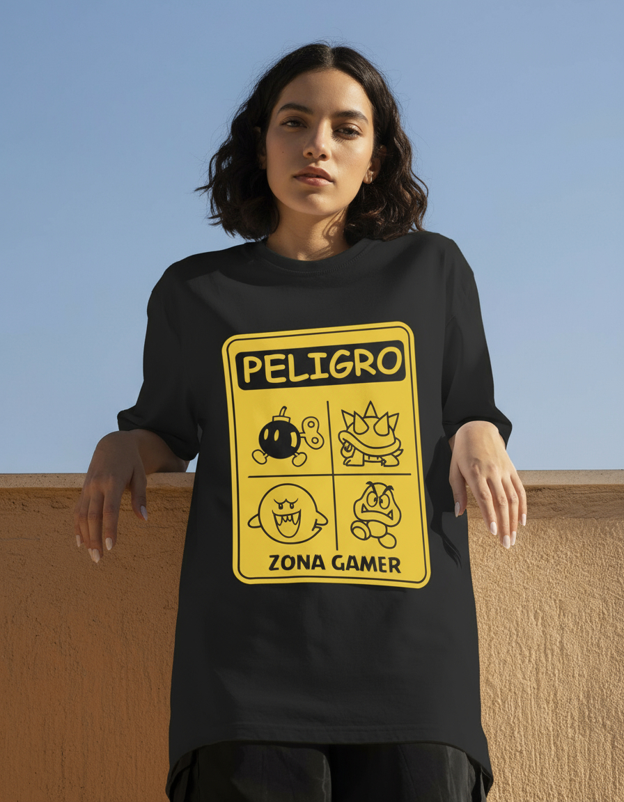 Remera: Peligro Zona Gamer Memoestampados