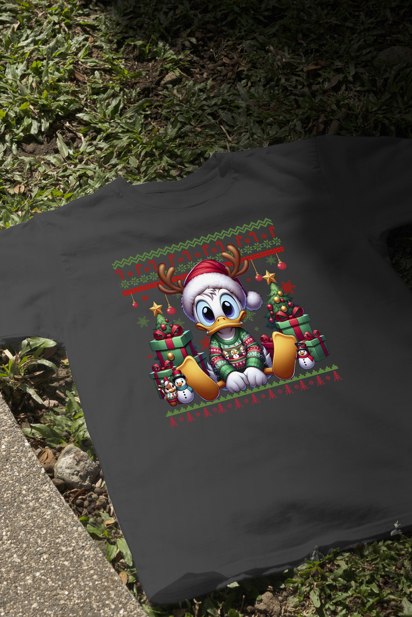 Remera: Ugly Navideño Pato Donald Memoestampados - Imagen 3