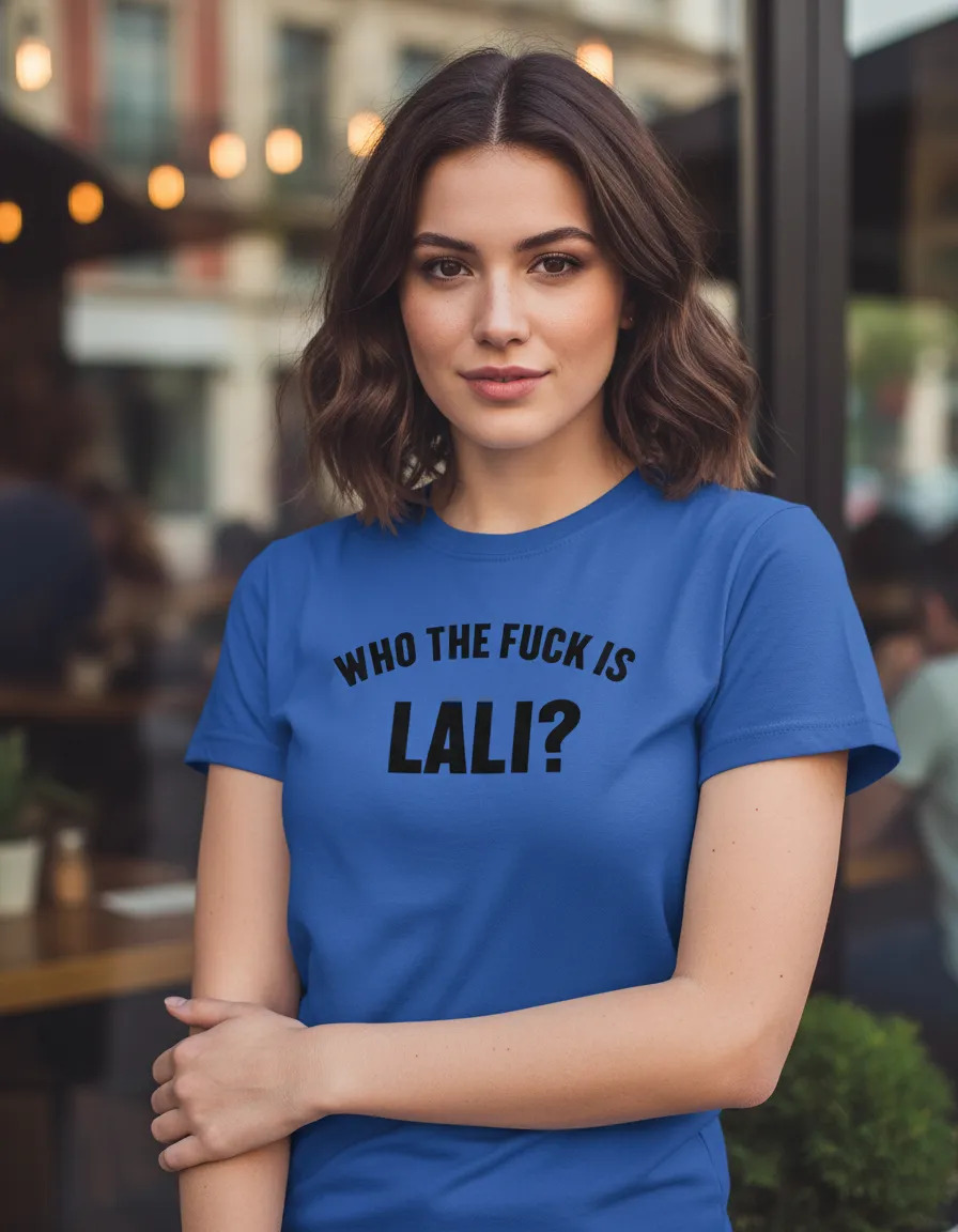 Remera: Who The Fxxk Is Lali 01 Memoestampados - Imagen 17