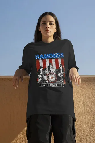 D_616407-MLU80510083976_112024-O.jpg Remera: Ramones Hey Ho Let´s Go Memoestampados