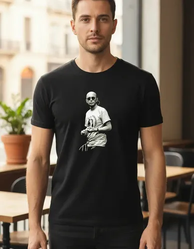 D_799298-MLU96308861138_102025-O.jpg Remera: Indio Solari Foto