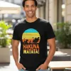 D_821643-MLU93974238585_102025-O.jpg Remera: Hakuna Matata Memoestampados