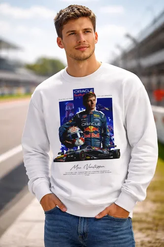 D_848632-MLU107109019169_022026-O.jpg Buzo F1 2026 Max Verstappen Red Bull Memoestampados
