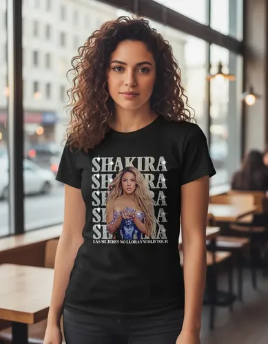 D_885201-MLU108319677176_032026-O.jpg Remera: Shakira 06