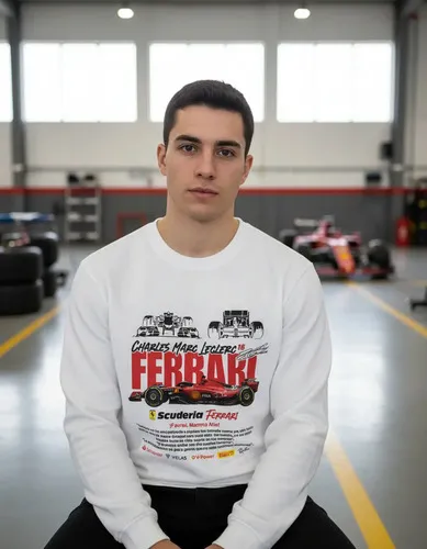 D_925147-MLU96519979539_102025-O.jpg Buzo F1 Ferrari Memoestampados